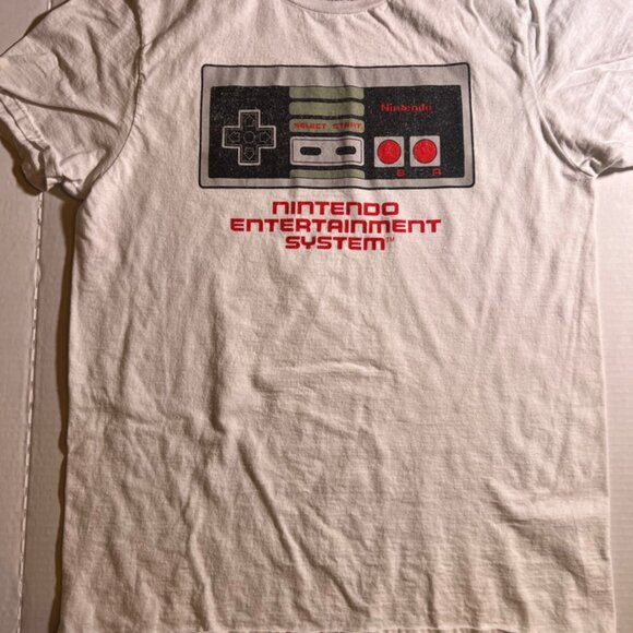 Nintendo NES‎ Adult Medium Nintendo Entertainment System Controller Shirt (K) - Picture 2 of 6